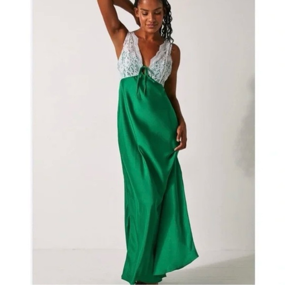 Free People Dresses & Skirts - NWOT Free People Countryside Maxi Slip